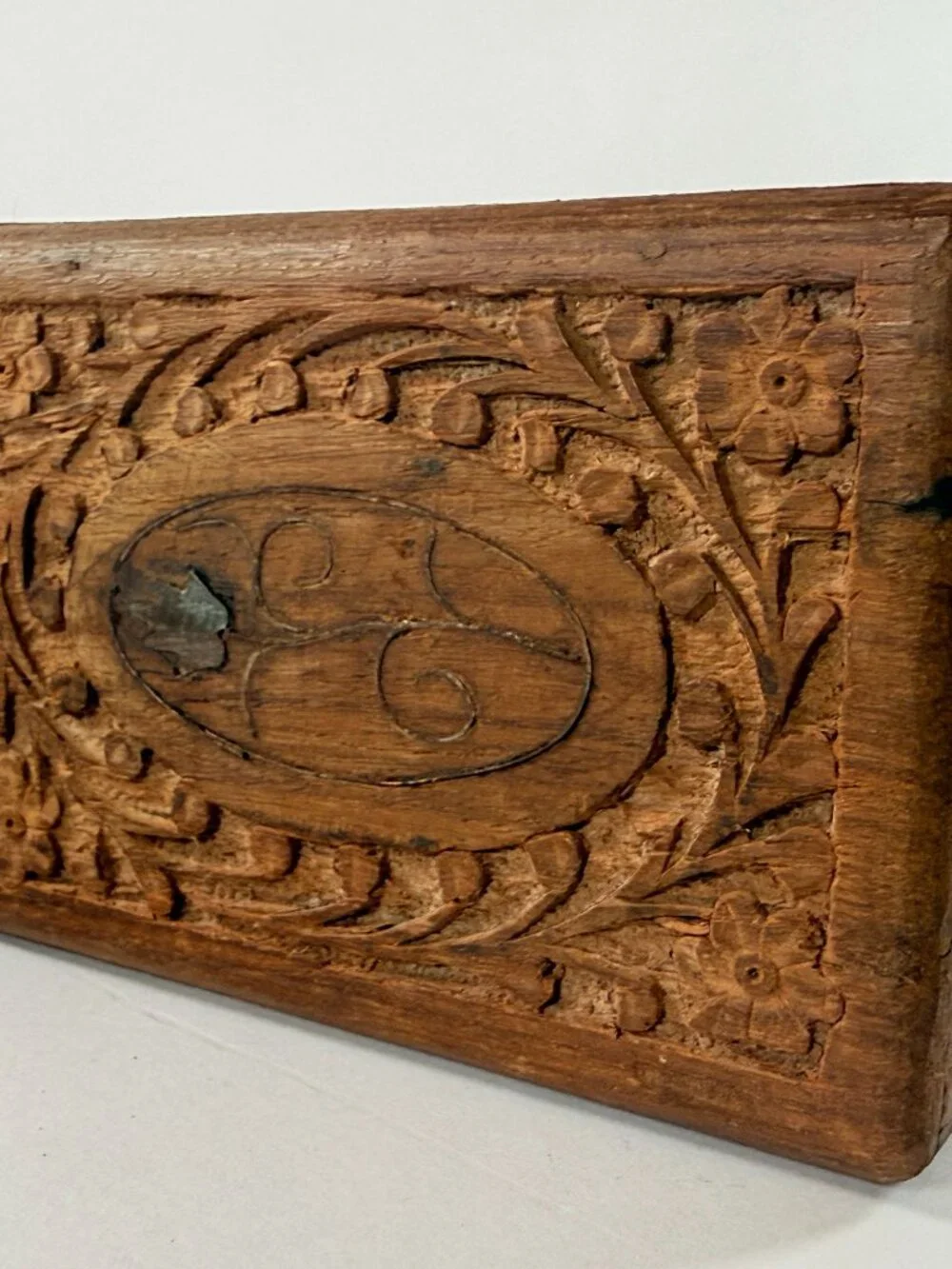Vintage Hand Carved Rosewood Trinket Box Floral Gold Inlay India